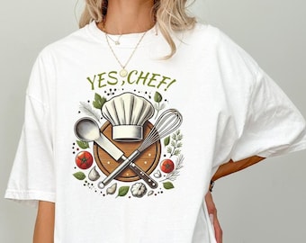 Camiseta "Sí, Chef", Camiseta divertida de cocina, Regalo culinario para chefs, Camiseta para amantes de la cocina, Regalo para amantes de la comida, Camiseta para entusiastas de la cocina, Camiseta "Vida de chef"