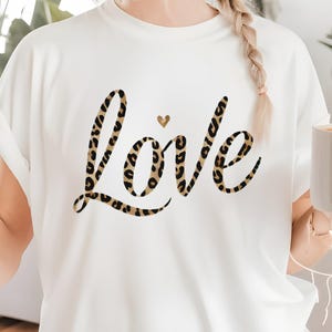 Leopard Heart T-Shirt, Animal Print Love Tee, Valentine&#39;s Day Shirt, Cute Aesthetic Tee, Trendy Oversized Shirt, Gift for Her, Boho Style
