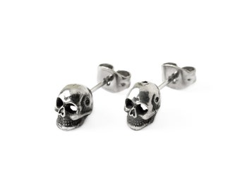 Pendientes de calavera, pendientes pequeños de calavera para hombre y mujer, pendientes oscuros y tétricos, joyería gótica unisex de calaveras