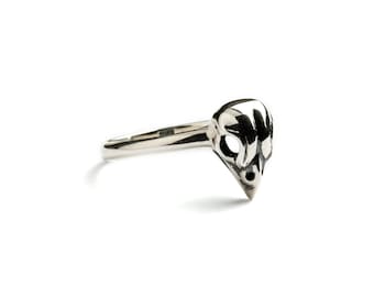 Sterling Silver raven skull ring, witchy morbid crow ring, dainty and small gothic skull ring for women