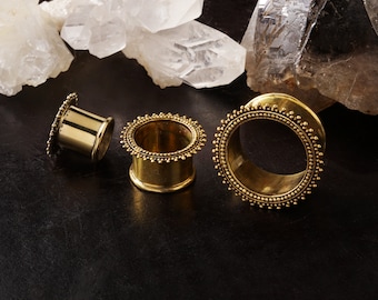 Bouchons d'oreilles indiens, bouchons d'oreilles tunnels ethniques tribaux en or antique, boucles d'oreilles bouchons d'oreilles tailles 4 mm (6 g) - 25 mm (1 po.), plugs et bijoux de jauge