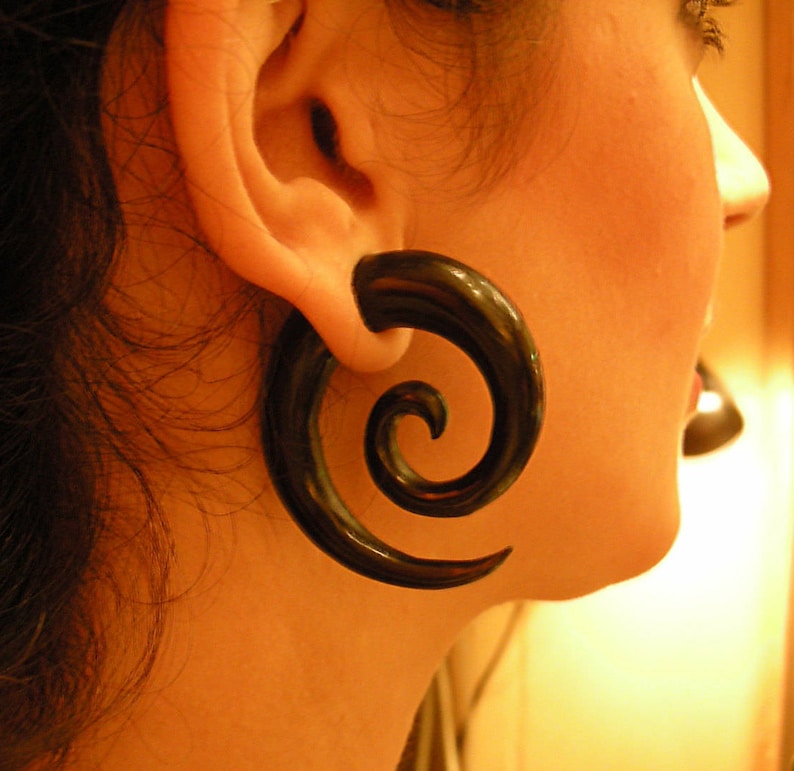 Black Spiral Ear Stretcher Stretching Earlobes Gauge Etsy