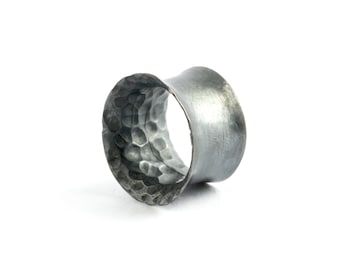 Silver & Black Metal Ear Tunnels / Plugs - Screw-On Closure, Stainless Steel, TU182