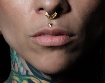 Akasha Golden Clicker Septum, surgical steel hinged segment clicker ring 1.2mm (16g), multiple rings piercing for tragus, helix, cartilage