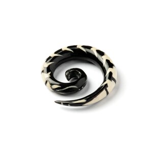 Black & White Centipede spiral gauges, taper gauge earrings for stretched ears 6g 5/8 ear gauges, natural ear stretchers, gauge jewelry image 2