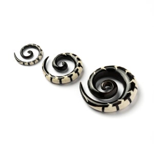 Black & White Centipede spiral gauges, taper gauge earrings for stretched ears 6g 5/8 ear gauges, natural ear stretchers, gauge jewelry image 5
