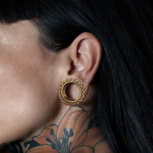 Golden lotus flower plug tunnels, stretched ears ear tunnels gauges 4mm(6g)-25mm(1’’), boho plugs & tunnels, gauge Jewelry, PRICE PER SINGLE