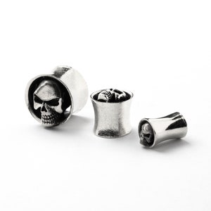 Tunele do uszu w kształcie czaszki, kolczyki z zatyczkami w kształcie czaszki, zatyczki do uszu 6 mm (2 g) - 25 mm (1”), biżuteria z alternatywnym zatyczkami i tunelami, CENA ZA JEDNĄ SZTUKĘ