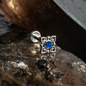 Neptun blau Opal labret Ohrstecker 1.2mm / 16g Chirurgenstahl Innengewinde Gewinde schraubbar Ohrring, Helix, Knorpel, Muschel flache Rückseite Ohrring