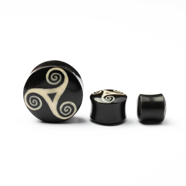 Black Heddeka Swirl Plug Earrings, Plug Tunnels, Ear Gauges, Ear Stretchers, Natural Gauges, Organic Gauges, Tribal Gauges, Gauge Jewellery