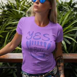 Playful Unisex Heavy Cotton Tee - &quot;YES, I Bite&quot; Graphic, Perfect for Casual Outfits, Gifts for Animal Lovers, Birthday, Fun Wear