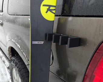 Magnetic 4 Ski Holder – The Ultimate Car-Side Ski Organizer