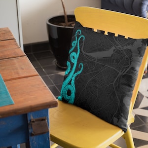 Almohada Ancient One's Reach (disponible en 4 colores) para sofá, cama o sala de juegos