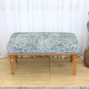 Rectangular Ottoman with Light Blue and Grey Vintage Floral Pattern – Elegant Cushioned Top Classic Design, Cozy Seat for Living Room, Bench