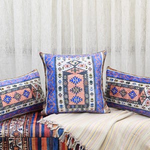 Throw pillow, Kilim pillow , Handmade pillow, Both side cushion, Boho pillow cover Washable pillow, Chenille printed pillow, oriental pillow