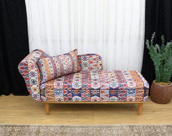 Tribale fauteuil, leesstoel, Ottomaanse bank, boho woondecoratie, relaxbank, stretchbank, chaise longue, tweezitsbank