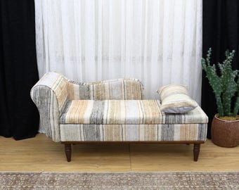 Kelim-chaise longue, chaise longue met opbergruimte, neutraal gestreepte bank, tapijt gestoffeerde meubels, fauteuil slaapkamer, leunstoel leunstoel