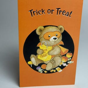 かわいい中古ハロウィンカード コスチュームを着たクマとお菓子 コレクターアイテム 2010年 {中古}