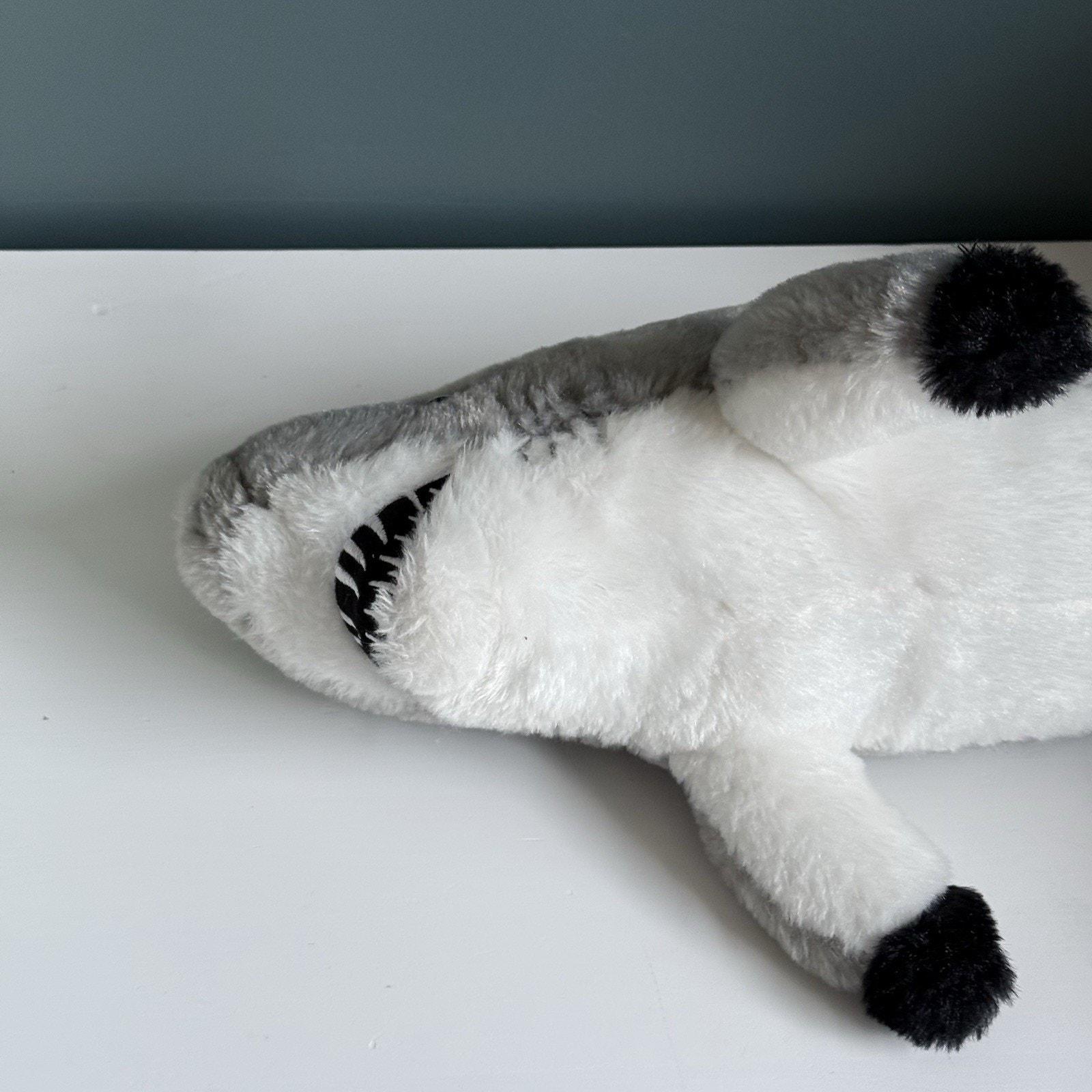 The Petting Zoo Blacktip Shark Plush St■ Animal Toy Lovey Realistic 12\" T69 {pre-owned} - New Zealand