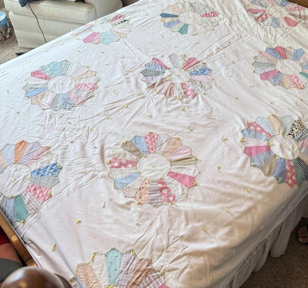 パッチワークキルト　ビンテージのドレスデンのキルト ヴィンテージパッチワークドレスデンプレートキルト