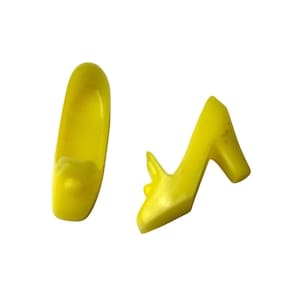 VTG 1970 Mattel Barbie Doll Pak Sharp 0020 Mod Twiggy Yellow Pilgrim Shoes Heels