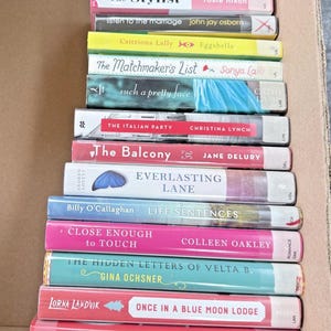 Lot of 14 Hardcover Books Women&#39;s Fiction Romance Family Life Relationships L121 {pre-owned}