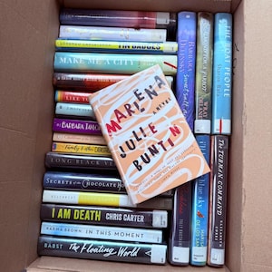 Lot of 23 MIX Contemporary Novel Mystery Thriller Fiction Hardcover Books L128 {pre-owned}