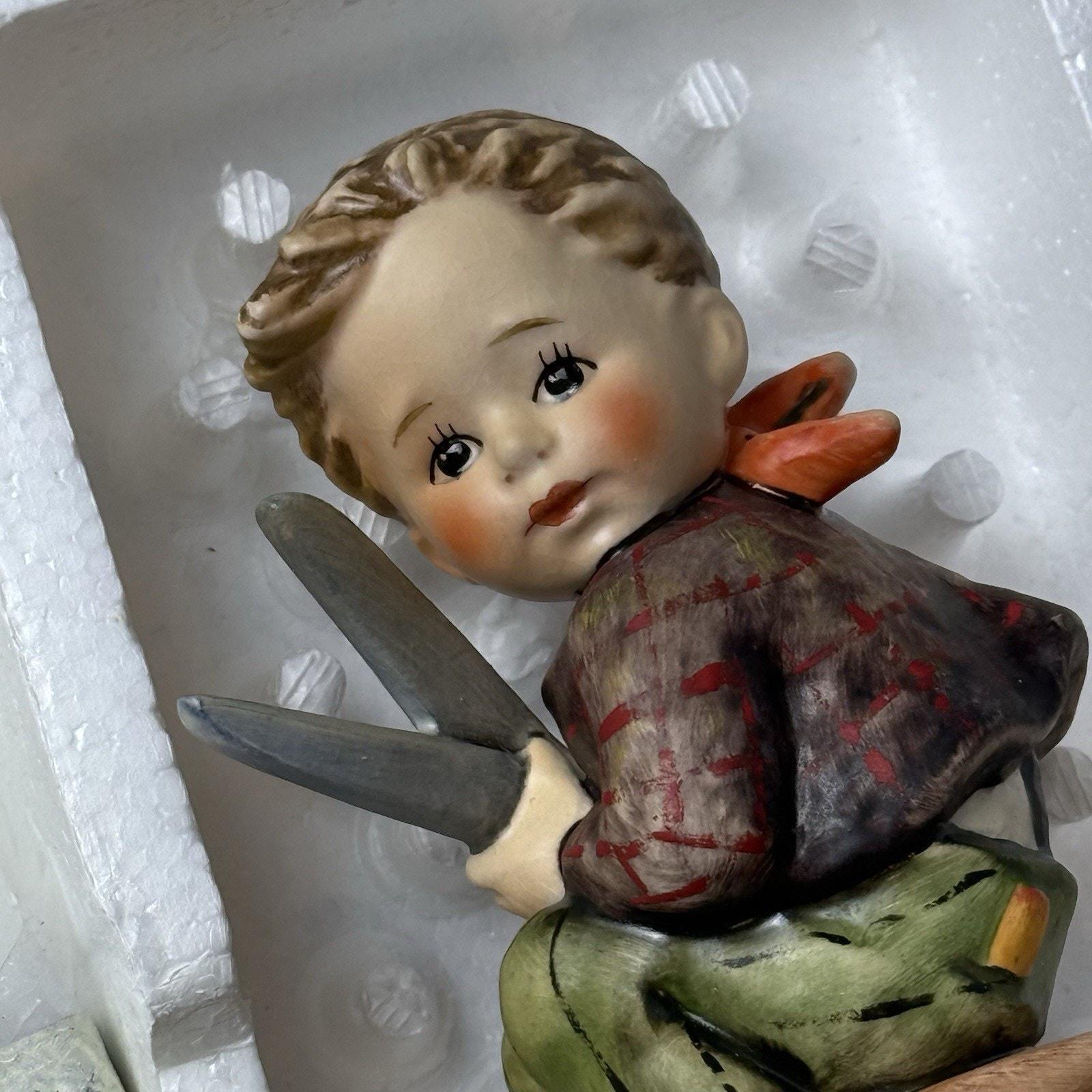 ゲーベル フンメル #308 小さな仕立て屋の少年 ハサミ付き 箱入り