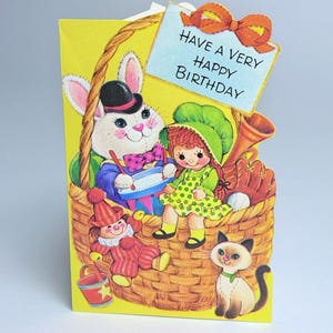 Cartão de aniversário vintage colorido e fofo - Brinquedo de menina cortado usado dos anos 1980, cesta de gatinho {usado}