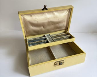Vintage Mele Two Tiered Mid Beige With Green Lining Jewelry Box {pre-owned}