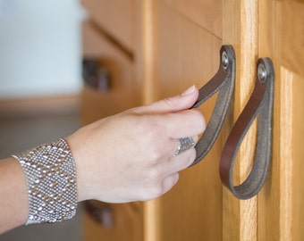 Poignée de tiroir en cuir - L'aubépine (grande) - Poignées de tiroir et boutons d'armoire en cuir fabriqués à la main