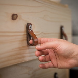 Poignée de tiroir en cuir - Le « Hawthorne (Small) » - Poignées de tiroir et boutons d&#39;armoire en cuir fabriqués à la main