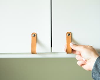 Tirador de cuero para gabinete: Tirador artesanal de cajón, diseño minimalista moderno "The Lovejoy"