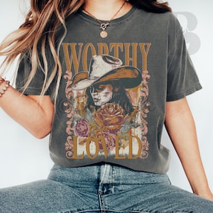 Worthy Christian Cowgirl Shirt - Distressed Comfort Farben Boho Glaube T-Shirt - Western Graphic Tee - Rosen und Gnade T-Shirt - Jesus Shirt