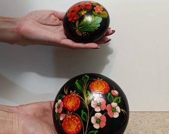 Two Vintage, Wooden Round Boxes with Floral Pattern.Made in USSR. Khokhloma painting.Handmade, Hand -Painted 1970-80s.For storing jewelry.