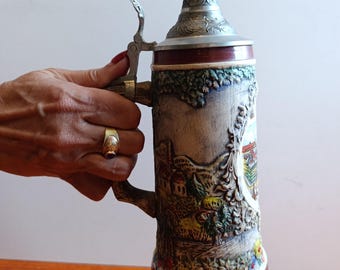 ヴィンテージ ゲルツィット ドイツビールジョッキ 高さ9.5インチ 城の