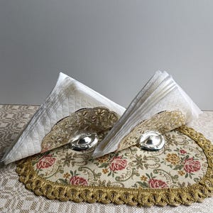 Versilberter,eleganter Serviettenhalter aus der Mitte des letzten Jahrhunderts, Österreich.