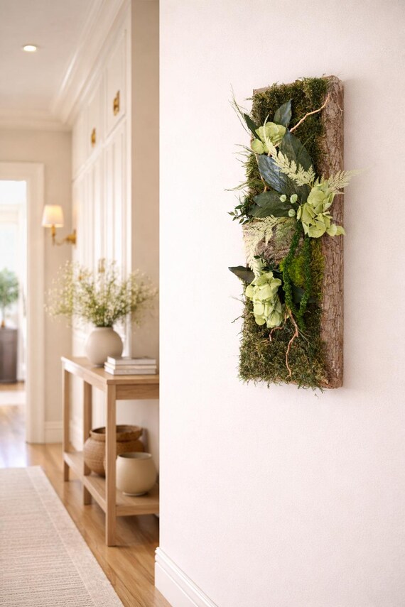 Cadre végétal stabilisé vertical– Mousse naturelle et bois flotté – Cadre en écorce – Décoration murale nature