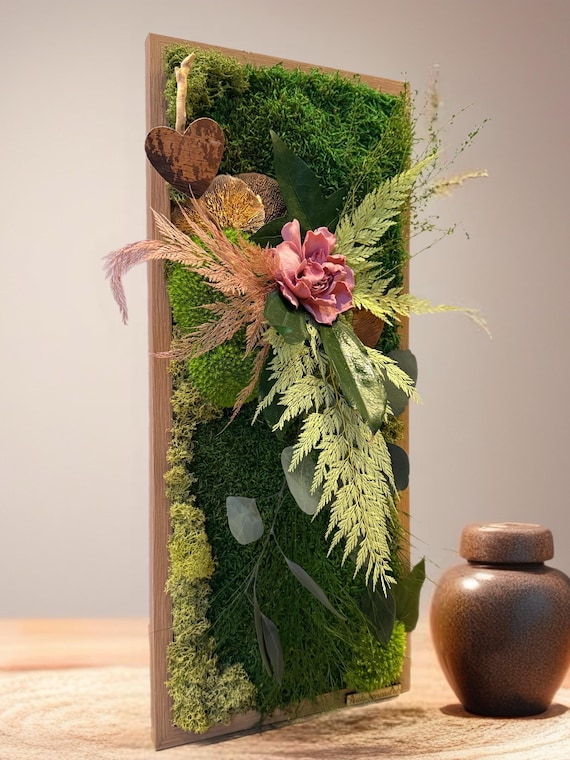 Cadre végétal stabilisé vertical– Tableau végétal naturel avec gardenia rose stabilisé – Décoration murale zen sans entretien