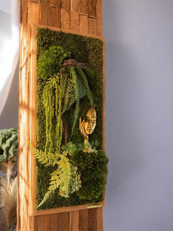 Cadre végétal stabilisé avec visage femme doré – Décoration Murale Luxe Bohème Chic