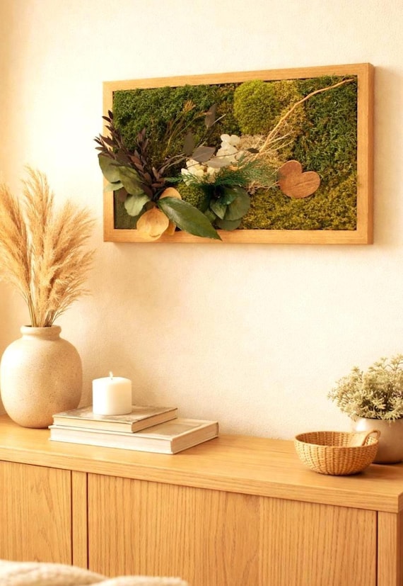 Cadre végétal mural en mousse et feuillage stabilisé – Décoration murale naturelle artisanale – Cadeau unique naturel