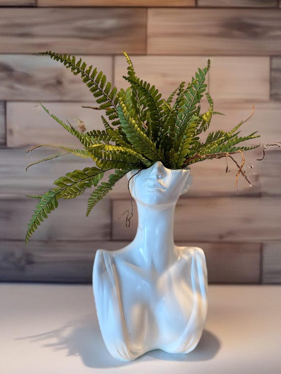 Artistic Face Planter – Modern Bust Vase with Ferns – Sculptural Plant Pot – Unique Home Decor – Table Centerpiece – Gift Idea