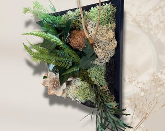 Cadre végétal en mousse stabilisée – Déco murale naturelle en mousse et feuillages – Tableau végétal fait main