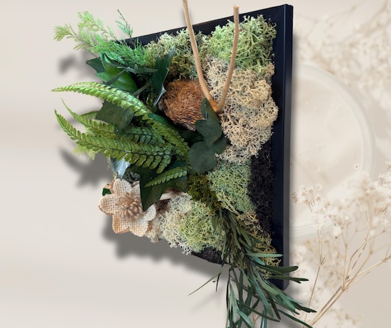 Cadre végétal en mousse stabilisée – Déco murale naturelle en mousse et feuillages – Tableau végétal fait main