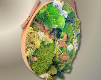 Cadre végétal mural rond – Déco d'intérieure naturelle en mousse stabilisée, bois flotté et feuillage – Papillon– Pièce unique fait main