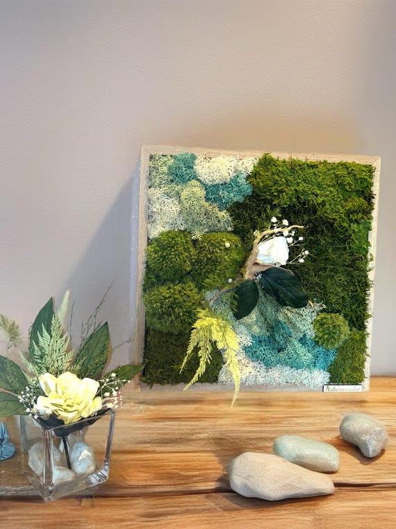 Cadre végétal stabilisé 30 cm – Rose blanche éternelle, gypsophile blanc, perles champagne – Tableau végétal mural naturel luxe, déco zen