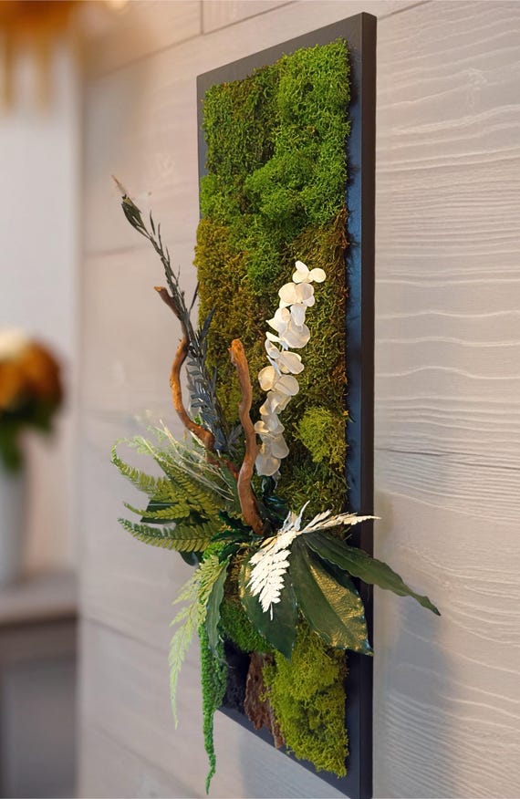 Cadre végétal stabilisé vertical 65 cm – mousse naturelle et feuillages tropicaux – décoration murale artisanale Naturencadre