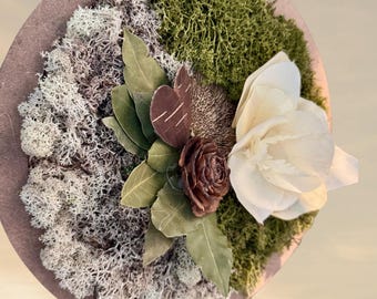 Round plant frame made of stabilized flowers and moss – Unique natural wall decoration – Plant elegance for a Zen interior