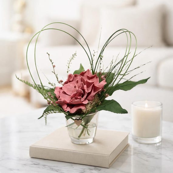 Centre de table végétal stabilisé – fleur rose poudré en vase – Petite composition florale luxe – Décoration naturelle élégante