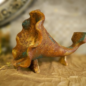 Acoustic Gramophone Sculpture, Vintage Phonograph Statue, Retro Music Decor, Antique Figurine, Rustic Ornament